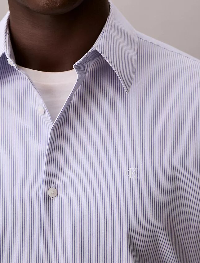 Chemise slim boutonnée en Cotton Stretch à rayures Chemise slim boutonnée en Cotton Stretch à rayures