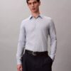 Chemise slim à col boutonné en jacquard géométrique Chemise slim à col boutonné en jacquard géométrique