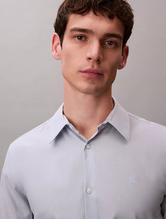 Chemise slim à col boutonné en jacquard géométrique Chemise slim à col boutonné en jacquard géométrique