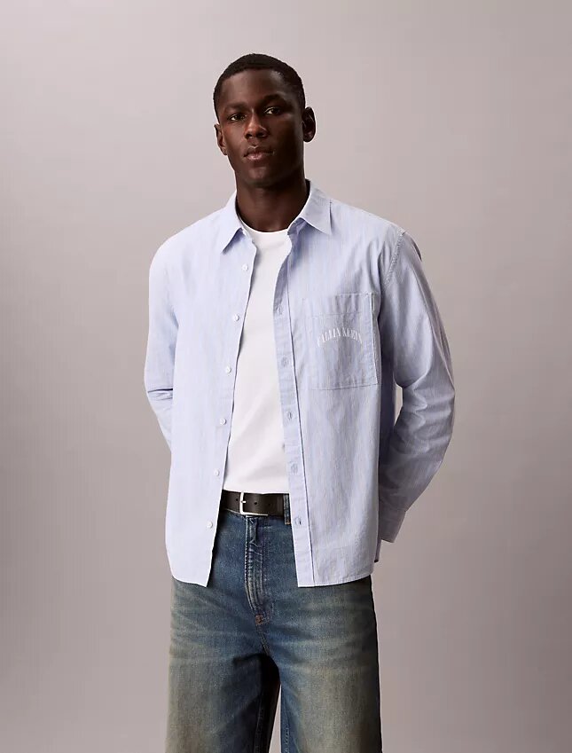 Chemise slim décontractée à rayures et boutons Chemise slim décontractée à rayures et boutons
