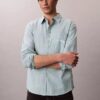 Chemise slim décontractée à rayures et boutons Chemise slim décontractée à rayures et boutons