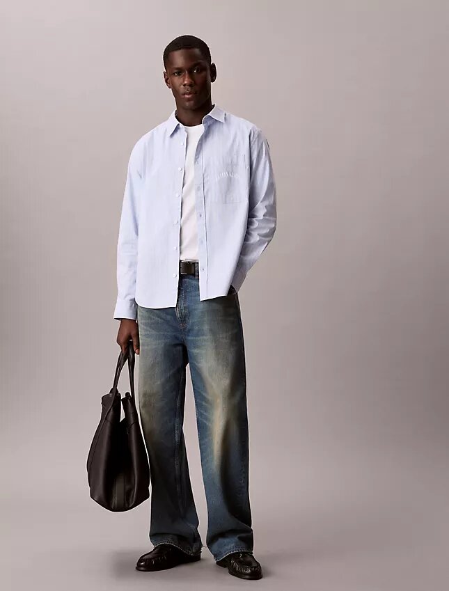 Chemise slim décontractée à rayures et boutons Chemise slim décontractée à rayures et boutons