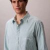 Chemise slim décontractée à rayures et boutons Chemise slim décontractée à rayures et boutons