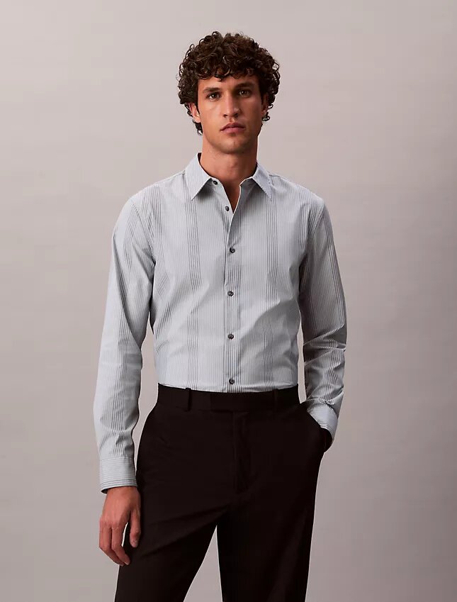Chemise slim en Supima stretch à rayures teintes dans la masse Chemise slim en Supima stretch à rayures teintes dans la masse