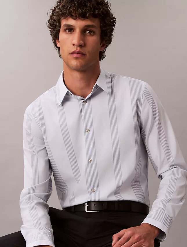 Chemise slim en Supima stretch à rayures teintes dans la masse Chemise slim en Supima stretch à rayures teintes dans la masse