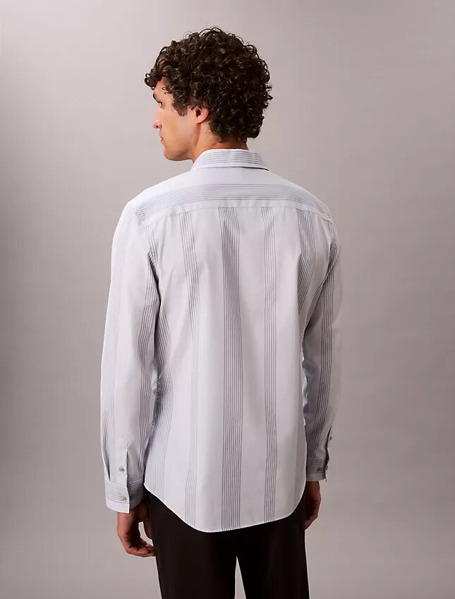 Chemise slim en Supima stretch à rayures teintes dans la masse Chemise slim en Supima stretch à rayures teintes dans la masse