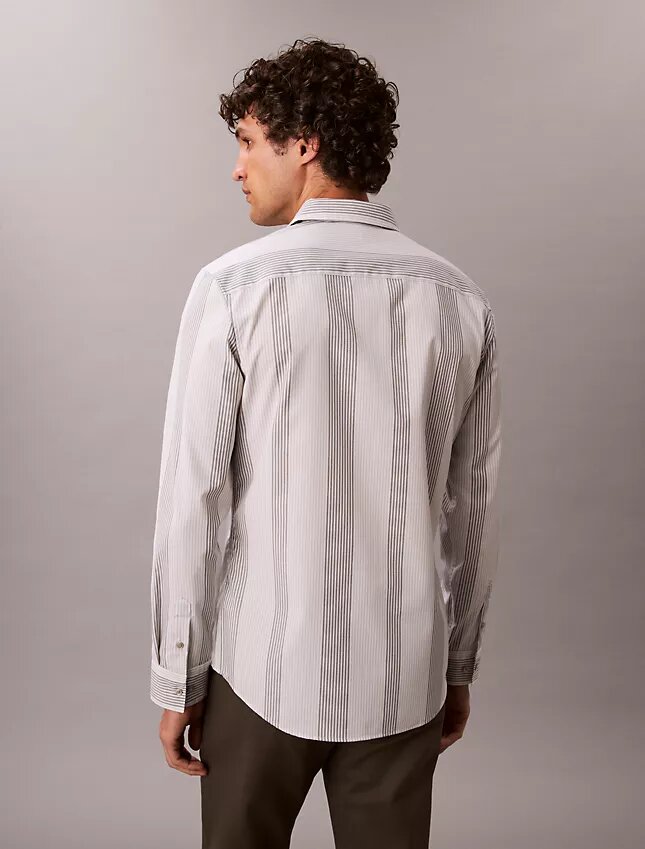 Chemise slim en Supima stretch à rayures teintes dans la masse Chemise slim en Supima stretch à rayures teintes dans la masse