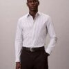 Chemise slim à rayures en tissu technique extensible, col boutonné Chemise slim à rayures en tissu technique extensible, col boutonné