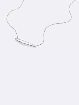 Collier aux contours sculpturaux