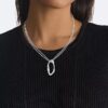 Collier avec pendentif de forme organique arrondie Collier avec pendentif de forme organique arrondie