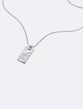 Collier avec pendentif de forme rectangulaire organique Collier avec pendentif de forme rectangulaire organique