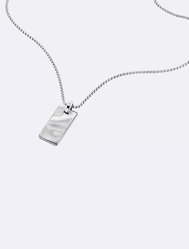 Collier avec pendentif de forme rectangulaire organique Collier avec pendentif de forme rectangulaire organique