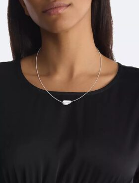 Collier à maillons avec pendentif en forme de goutte