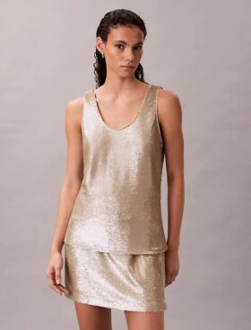 Débardeur à paillettes et encolure dégagée