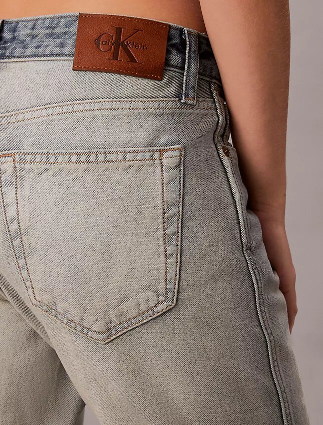 Jeans bootcut ample en denim selvedge Jeans bootcut ample en denim selvedge