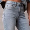Jeans droit taille haute Jeans droit taille haute