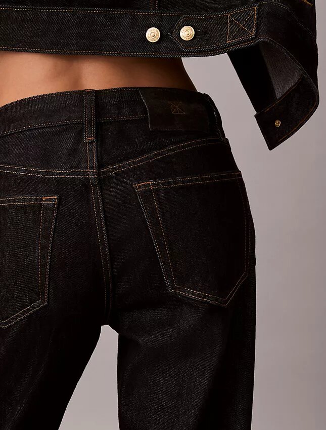 Jeans droits années 90 pour le Nouvel An lunaire Jeans droits années 90 pour le Nouvel An lunaire