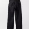 Jeans droits années 90 pour le Nouvel An lunaire Jeans droits années 90 pour le Nouvel An lunaire