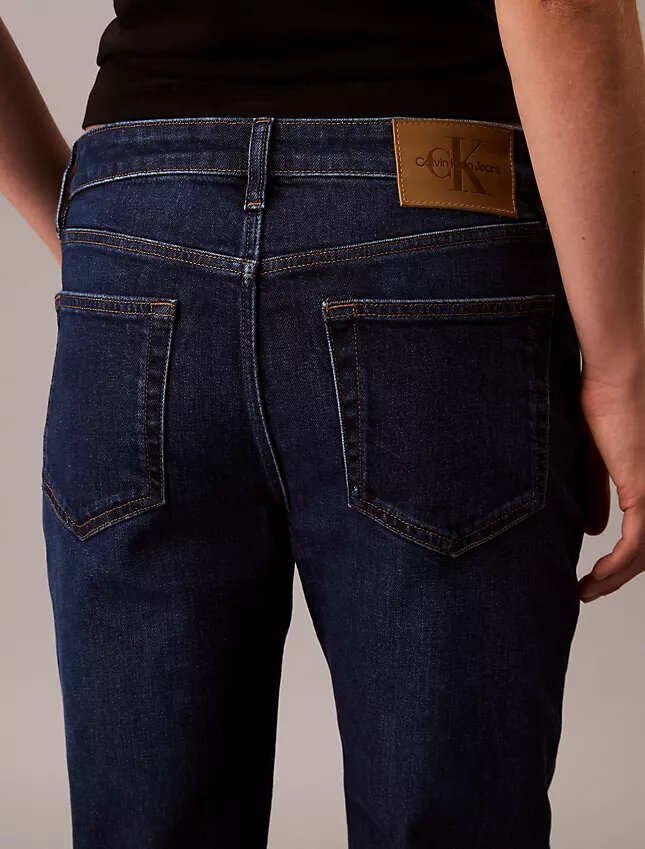 Jeans slim à taille moyenne Jeans slim à taille moyenne