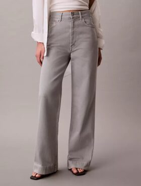 Jeans à taille très haute et jambes larges Jeans à taille très haute et jambes larges