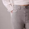 Jeans à taille très haute et jambes larges