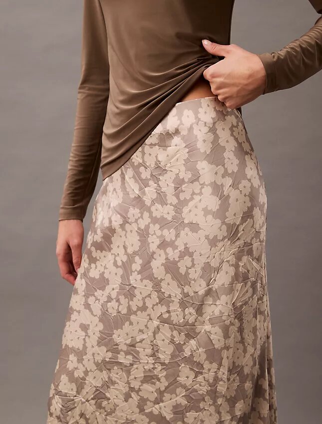 Jupe midi en satin froissé imprimé Jupe midi en satin froissé imprimé