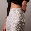 Jupe midi en satin froissé imprimé Jupe midi en satin froissé imprimé