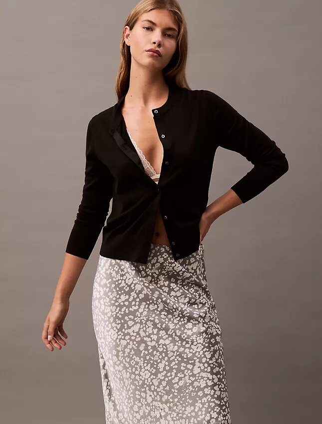 Jupe midi en satin froissé imprimé Jupe midi en satin froissé imprimé