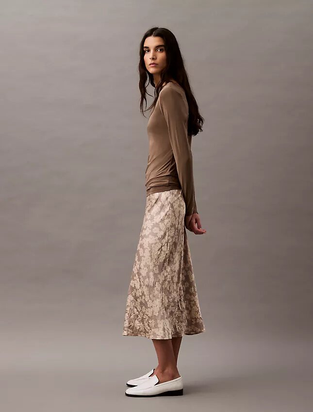 Jupe midi en satin froissé imprimé Jupe midi en satin froissé imprimé