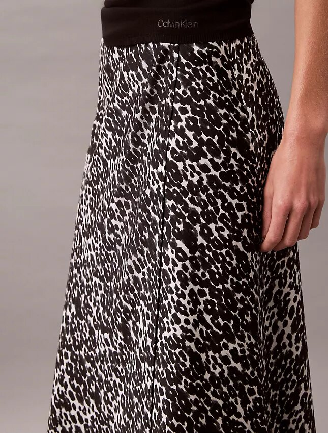 Jupe midi en satin imprimé Jupe midi en satin imprimé