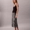 Jupe midi en satin imprimé Jupe midi en satin imprimé