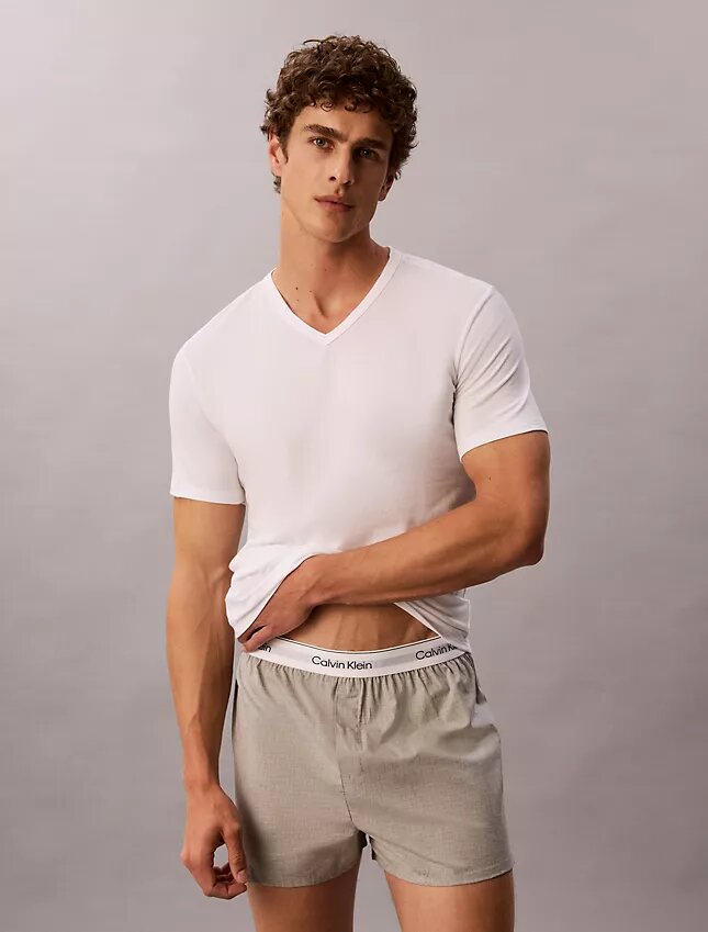 Lot de 3 t-shirts à col en V coupe ajustée en mélange de Cotton Stretch Lot de 3 t-shirts à col en V coupe ajustée en mélange de Cotton Stretch