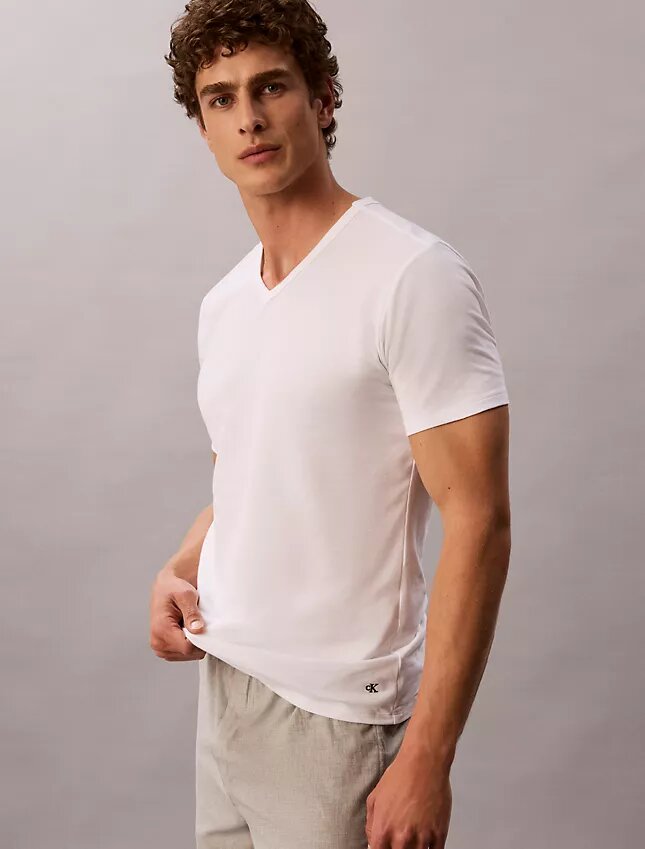 Lot de 3 t-shirts à col en V coupe ajustée en mélange de Cotton Stretch Lot de 3 t-shirts à col en V coupe ajustée en mélange de Cotton Stretch