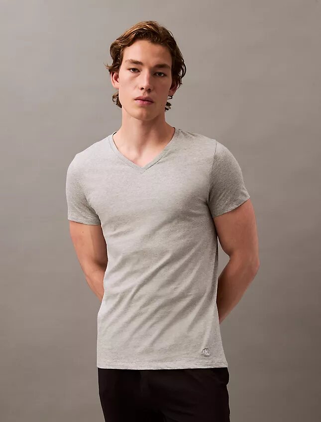 Lot de 3 t-shirts à col en V coupe classique Cotton Classics Lot de 3 t-shirts à col en V coupe classique Cotton Classics