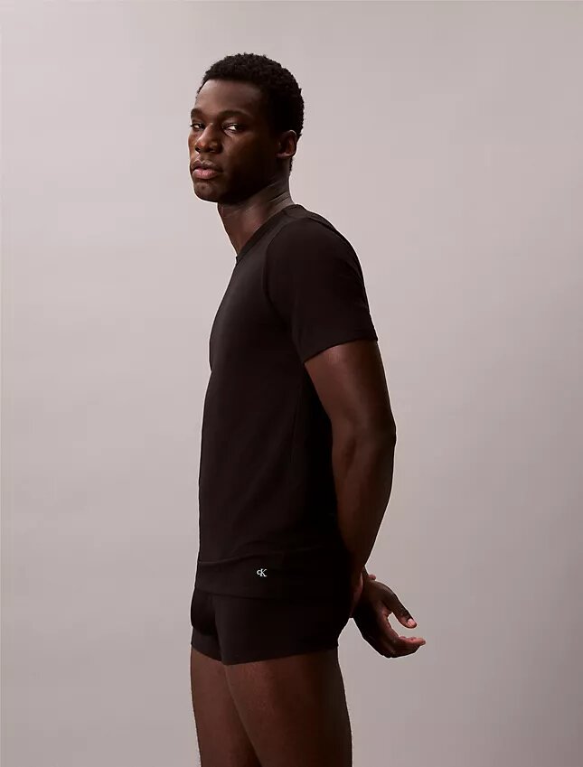Lot de 3 t-shirts à col rond coupe ajustée en Cotton Stretch Lot de 3 t-shirts à col rond coupe ajustée en Cotton Stretch