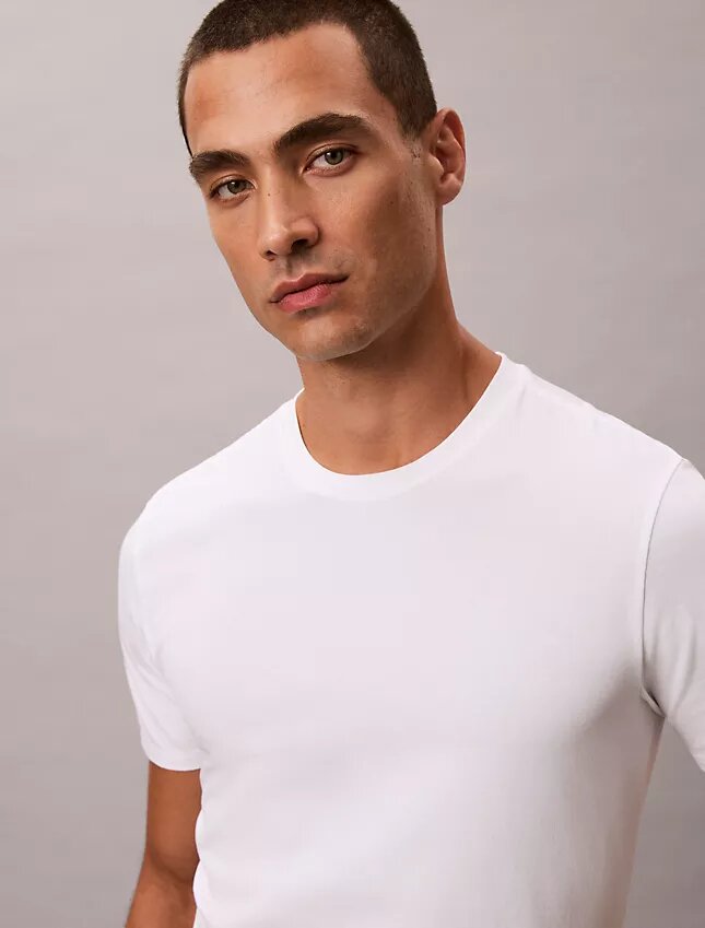 Lot de 3 t-shirts à col rond coupe ajustée en Cotton Stretch Lot de 3 t-shirts à col rond coupe ajustée en Cotton Stretch