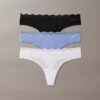 Lot de 3 Thongs en microfibre extensible avec dentelle Lot de 3 Thongs en microfibre extensible avec dentelle