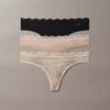 Lot de 3 Thongs en microfibre extensible avec dentelle Lot de 3 Thongs en microfibre extensible avec dentelle