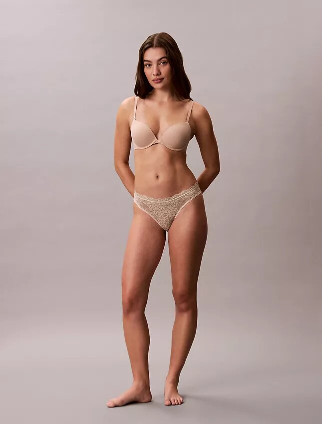 Lot de 3 Thongs en microfibre extensible avec dentelle Lot de 3 Thongs en microfibre extensible avec dentelle