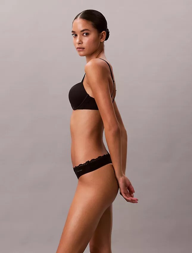 Lot de 3 Thongs en microfibre extensible avec dentelle Lot de 3 Thongs en microfibre extensible avec dentelle