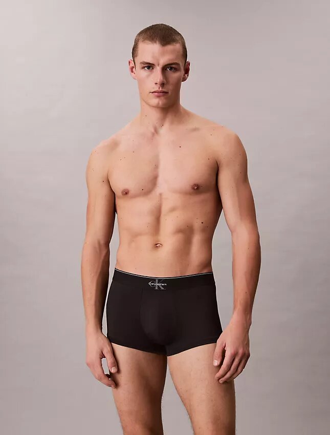 Low Rise Trunk en microfibre extensible avec motif Monogram Low Rise Trunk en microfibre extensible avec motif Monogram