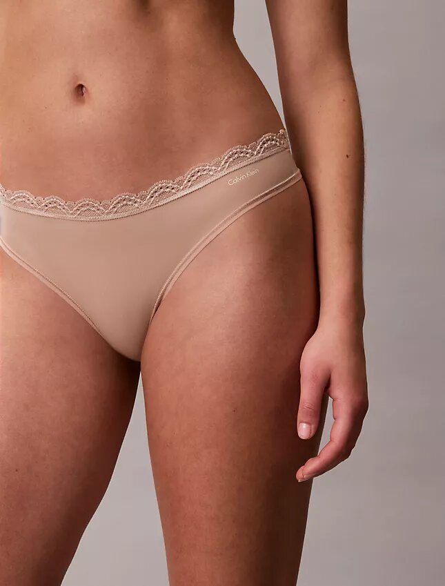 Microfiber Thong avec dentelle Microfiber Thong avec dentelle