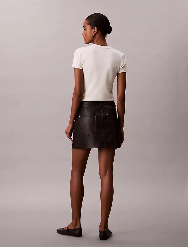 Mini-jupe en simili cuir à 5 poches Mini-jupe en simili cuir à 5 poches