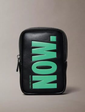 Mini-pochette porte-clés à motif graphique audacieux
