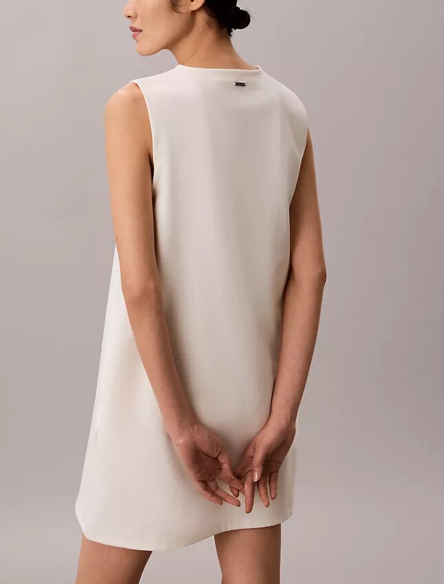 Mini-robe à col en V en interlock Mini-robe à col en V en interlock