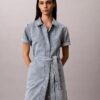 Mini-robe en denim avec ceinture