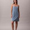 Mini-robe en denim à bretelles Mini-robe en denim à bretelles