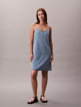 Mini-robe en denim à bretelles