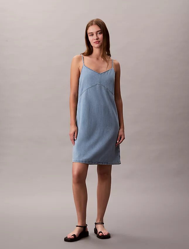 Mini-robe en denim à bretelles Mini-robe en denim à bretelles