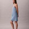 Mini-robe en denim à bretelles Mini-robe en denim à bretelles